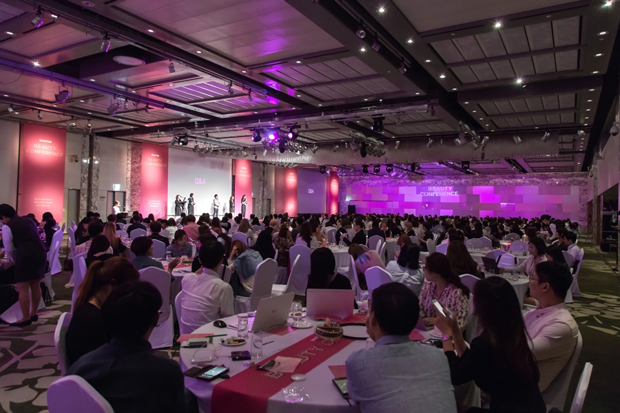 6일 오후 서울 삼성동 코엑스 인터컨티넨탈 호텔에서 열린 '제 3회 네이버 뷰티 컨퍼런스'에 뷰티 업계 관계자 및 뷰티 크리에이터, 디자이너들이 참석했다. 
